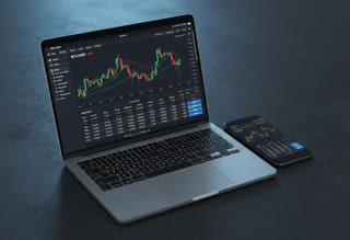 Control de la actividad — seguimiento del historial de trading y del rendimiento de fondos